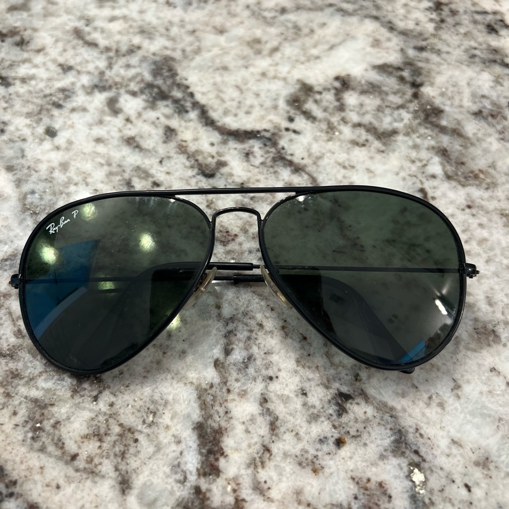 Black Ray-Ban Aviators Polarized